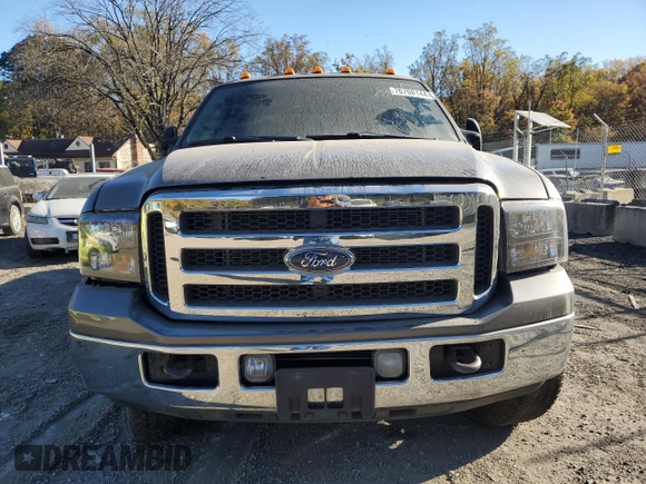 2005 Ford F-250 XL with VIN 1FTSW21565EA71954, listed as a Copart auction lot 76708144 with 229,182 mi miles and Salvage title. Bid and sale history available at DreamBid. Image 5.