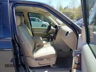 2006 Ford Explorer Eddie Bauer z VIN 1FMEU74E66UB49440, wystawiony jako IAAI lot #42163268 z przebiegiem 141 879 mil mil oraz . Historia ofert i sprzedaży dostępna na DreamBid. Obrazek 5.