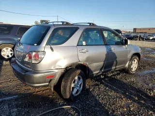 2001 Lexus RX 300 with VIN JTJGF10U310084903, listed as a Copart auction lot 81132314 with 251,268 mi miles and Salvage Title. Bid and sale history available at carsss.com. Image 3.