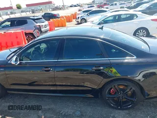 2013 Audi S6 Prestige z VIN WAUF2AFC9DN157673, wystawiony jako IAAI lot #42200162 z przebiegiem 129 670 mil mil oraz . Historia ofert i sprzedaży dostępna na DreamBid. Obrazek 15.