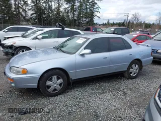 1996 Toyota Camry DX with VIN JT2BG12K2T0396941, listed as a IAAI auction lot 41593032 with 205,514 mi miles. Bid and sale history available at carsss.com. Image 14.