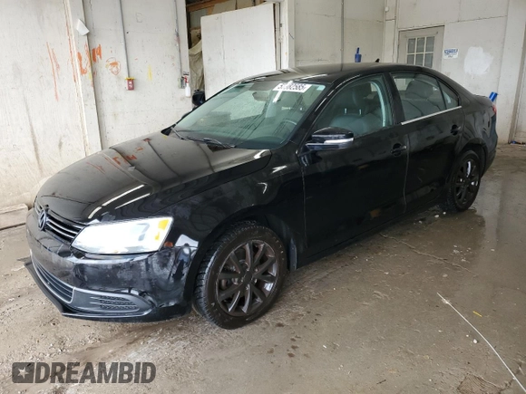 2013 Volkswagen Jetta SE with VIN 3VWDP7AJ1DM443688, listed as a Copart auction lot 55982585 with 137,112 mi miles and Salvage title. Bid and sale history available at DreamBid. Image 1.
