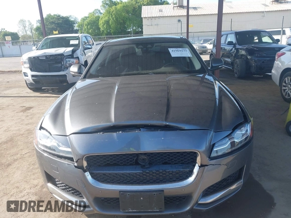 2016 Jaguar XF 35t Premium with VIN SAJBD4BV2GCY20555, listed as a IAAI auction lot 41969132 with 60,430 mi miles and . Bid and sale history available at DreamBid. Image 12.