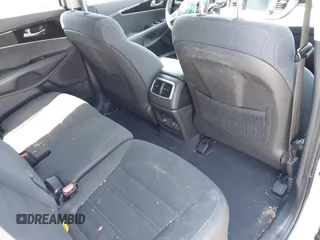 2020 Kia Sorento S z VIN 5XYPG4A58LG669899, wystawiony jako IAAI lot #42006231 z przebiegiem 58 268 mil mil oraz . Historia ofert i sprzedaży dostępna na DreamBid. Obrazek 8.