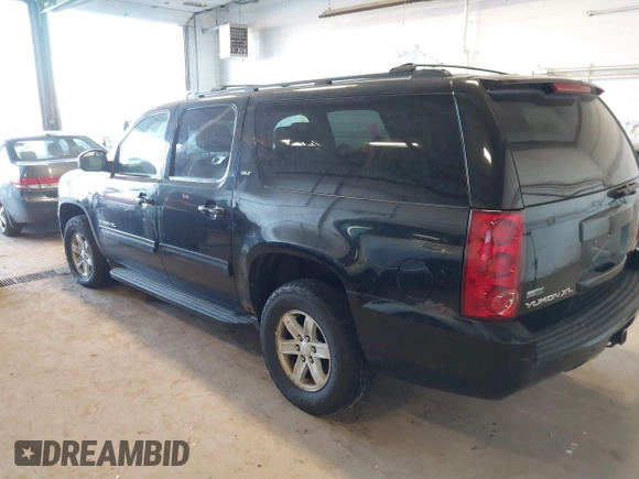 2012 GMC Yukon XL SLT with VIN 1GKS2KE72CR183734, listed as a IAAI auction lot 41116939 with 1 mi miles. Bid and sale history available at carsss.com. Image 3.