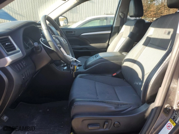 2016 Toyota Highlander LE with VIN 5TDBKRFHXGS301659, listed as a Copart auction lot 88334035 with 120,093 mi miles and Salvage Title. Bid and sale history available at carsss.com. Image 7.