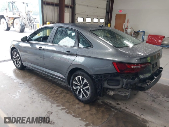 2024 Volkswagen Jetta S with VIN 3VW5M7BU2RM039540, listed as a IAAI auction lot 42422981 with 17,568 mi miles and . Bid and sale history available at DreamBid. Image 3.