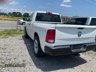 2015 Ram 1500 Express z VIN 3C6JR6AGXFG687430, wystawiony jako Copart lot #59638345 z przebiegiem 86 438 mil mil oraz Czysty tytuł • Clean title. Historia ofert i sprzedaży dostępna na DreamBid. Obrazek 4.