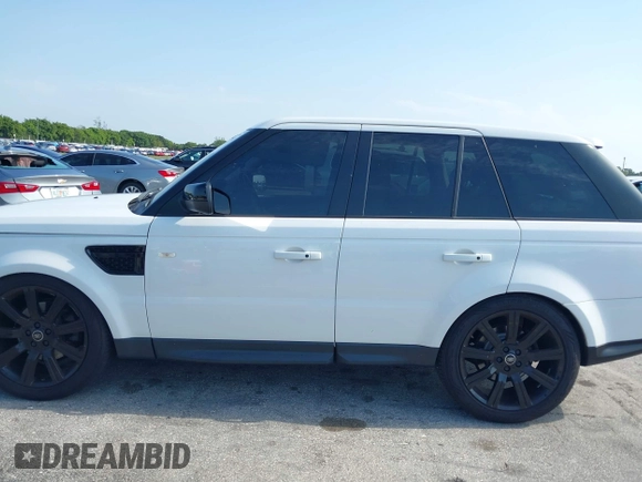 2013 Land Rover Range Rover Sport HSE z VIN SALSF2D42DA809718, wystawiony jako IAAI lot #42335912 z przebiegiem 153 297 mil mil oraz . Historia ofert i sprzedaży dostępna na DreamBid. Obrazek 14.