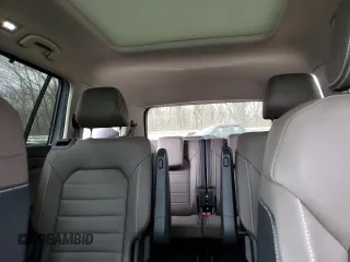 2024 Volkswagen Atlas SEL with VIN 1V2BR2CA9RC610293, listed as a Copart auction lot 50202415 with 4,378 mi miles and Salvage title. Bid and sale history available at DreamBid. Image 10.