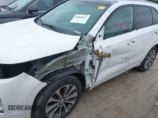 2014 Kia Sorento SX with VIN 5XYKWDA7XEG489258, listed as a IAAI auction lot 42004637 with 95,904 mi miles. Bid and sale history available at carsss.com. Image 6.
