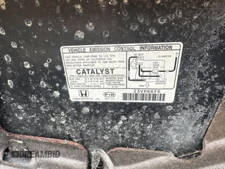 1998 Honda Accord LX с VIN 1HGCG5641WA250965, выставлен на аукционе IAAI как лот 42197053 с пробегом 294 770 миль миль и . История ставок и продаж доступна на DreamBid. Изображение 5.
