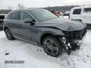 2021 Audi Q5 Premium Plus with VIN WA1E2AFY8M2066920, listed as a Copart auction lot 43134605 with 12,304 mi miles and Salvage Title. Bid and sale history available at carsss.com. Image 4.