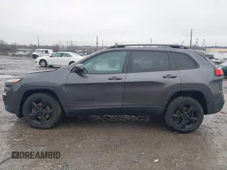 2018 Jeep Cherokee Latitude with VIN 1C4PJMCX4JD517792, listed as a IAAI auction lot 41524331 with Not provided miles and . Bid and sale history available at DreamBid. Image 13.