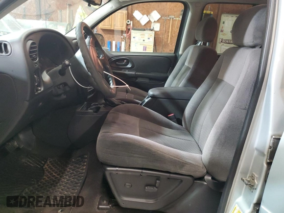 2008 Chevrolet TrailBlazer 1LT with VIN 1GNDT13S582154934, listed as a Copart auction lot 52850345 with 249,534 mi miles and Salvage Title. Bid and sale history available at DreamBid. Image 7.