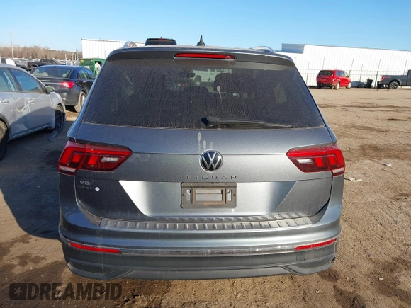 2022 Volkswagen Tiguan SE with VIN 3VV3B7AX6NM037247, listed as a IAAI auction lot 41644680 with 47,048 mi miles and . Bid and sale history available at DreamBid. Image 17.