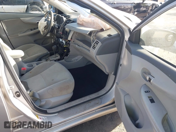 2010 Toyota Corolla z VIN 1NXBU4EE6AZ294311, wystawiony jako IAAI lot #42274105 z przebiegiem Nie podano mil oraz . Historia ofert i sprzedaży dostępna na DreamBid. Obrazek 5.