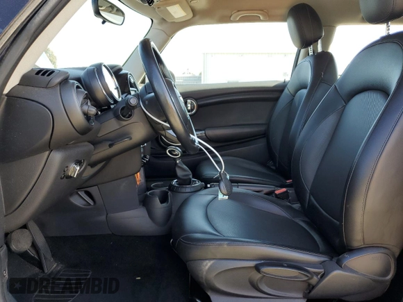 2014 MINI Hardtop with VIN WMWXM5C52ET932677, listed as a Copart auction lot 53486865 with 189,039 mi miles and Salvage title. Bid and sale history available at DreamBid. Image 7.