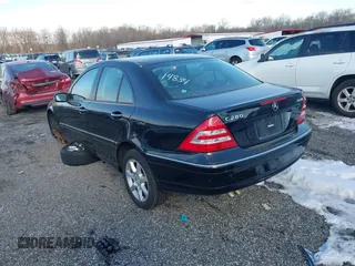 2007 Mercedes-Benz C 280 Luxury z VIN WDBRF92H07F895573, wystawiony jako IAAI lot #41342955 z przebiegiem 77 221 mil mil oraz . Historia ofert i sprzedaży dostępna na DreamBid. Obrazek 3.
