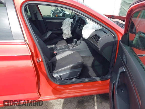 2020 Volkswagen Jetta SEL with VIN 3VWE57BUXLM087744, listed as a IAAI auction lot 42077398 with 45,831 mi miles and . Bid and sale history available at DreamBid. Image 5.