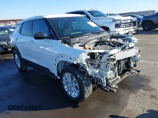 2024 Chevrolet TrailBlazer LS with VIN KL79MMS24RB095419, listed as a IAAI auction lot 41327834 with 5,939 mi miles. Bid and sale history available at carsss.com. Image 1.