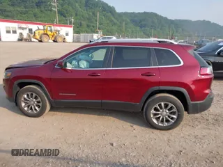 2020 Jeep Cherokee Latitude Plus z VIN 1C4PJMLB6LD585258, wystawiony jako IAAI lot #42411918 z przebiegiem 42 097 mil mil oraz . Historia ofert i sprzedaży dostępna na DreamBid. Obrazek 14.