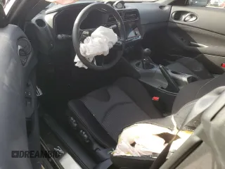 2024 Nissan Z Sport z VIN JN1BZ4AH7RM362538, wystawiony jako Copart lot #71589374 z przebiegiem Nie podano mil oraz Szkody całkowita. Historia ofert i sprzedaży dostępna na DreamBid. Obrazek 8.