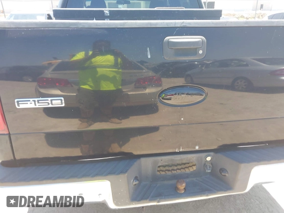 2006 Ford F-150 XLT z VIN 1FTRW12W46FB05899, wystawiony jako IAAI lot #42808707 z przebiegiem 364 716 mil mil oraz . Historia ofert i sprzedaży dostępna na DreamBid. Obrazek 12.