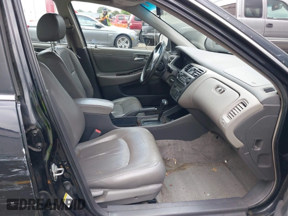2000 Honda Accord EX с VIN 1HGCG1659YA018277, выставлен на аукционе IAAI как лот 42334541 с пробегом 243 362 миль миль и . История ставок и продаж доступна на DreamBid. Изображение 5.