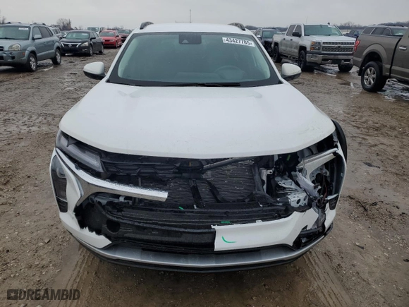 2025 Chevrolet Trax LT with VIN KL77LHEP6SC124685, listed as a Copart auction lot 43427785 with 2,494 mi miles and Salvage Title. Bid and sale history available at carsss.com. Image 5.