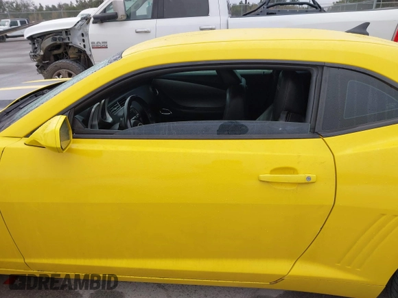 2010 Chevrolet Camaro 2SS z VIN 2G1FK1EJ7A9104352, wystawiony jako IAAI lot #41716366 z przebiegiem 112 859 mil mil oraz . Historia ofert i sprzedaży dostępna na DreamBid. Obrazek 14.