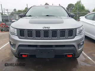 2019 Jeep Compass Trailhawk z VIN 3C4NJDDB9KT721767, wystawiony jako IAAI lot #42115252 z przebiegiem 78 607 mil mil oraz . Historia ofert i sprzedaży dostępna na DreamBid. Obrazek 13.