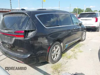 2022 Chrysler Pacifica Limited with VIN 2C4RC1GG6NR114864, listed as a IAAI auction lot 42845739 with 66,900 mi miles and . Bid and sale history available at DreamBid. Image 4.
