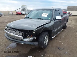 2001 Chevrolet Silverado 1500 LS with VIN 2GCEC19T511176550, listed as a IAAI auction lot 41672634 with 261,978 mi miles. Bid and sale history available at carsss.com. Image 18.