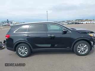 2017 Kia Sorento LX с VIN 5XYPGDA32HG203519, выставлен на аукционе IAAI как лот 42110057 с пробегом 80 102 миль миль и . История ставок и продаж доступна на DreamBid. Изображение 14.