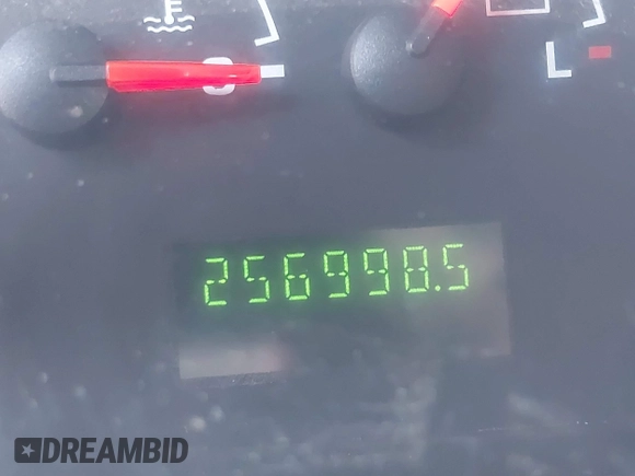 2006 Ford Econoline Cargo with VIN 1FTNE24W56HB17231, listed as a IAAI auction lot 42168028 with 256,998 mi miles and . Bid and sale history available at carsss.com. Image 7.