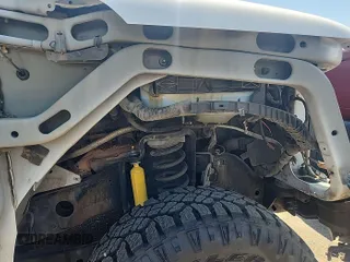 2014 Ford F-250 XL with VIN 1FT7X2B61EEB37353, listed as a IAAI auction lot 42587665 with 123,533 mi miles and . Bid and sale history available at DreamBid. Image 13.
