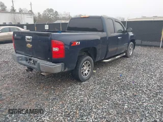2007 Chevrolet Silverado 1500 LT w/1LT with VIN 2GCEC19C971650265, listed as a IAAI auction lot 41572601 with 240,251 mi miles. Bid and sale history available at carsss.com. Image 4.