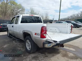 2005 Chevrolet Silverado 1500 Z71 with VIN 1GCEK19Z15Z182852, listed as a IAAI auction lot 41891082 with 182,839 mi miles and . Bid and sale history available at DreamBid. Image 3.