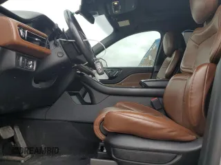 2021 Lincoln Aviator Reserve z VIN 5LM5J7XCXMGL19293, wystawiony jako Copart lot #64761565 z przebiegiem 61 614 mil mil oraz Szkoda całkowita • Salvage title. Historia ofert i sprzedaży dostępna na DreamBid. Obrazek 7.