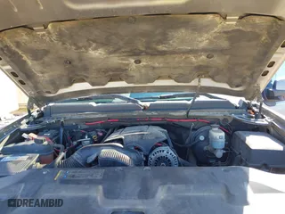 2008 Chevrolet Silverado 1500 LT w/1LT with VIN 1GCEC19J68Z267052, listed as a IAAI auction lot 41700844 with 170,426 mi miles. Bid and sale history available at carsss.com. Image 10.