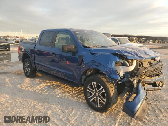 2023 Ford F-150 XL with VIN 1FTFW1E51PKF30933, listed as a Copart auction lot 82439694 with 26,267 mi miles and Salvage Title. Bid and sale history available at carsss.com. Image 4.