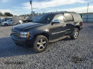 2013 Chevrolet Tahoe LTZ z VIN 1GNSCCE04DR162474, wystawiony jako Copart lot #49386335 z przebiegiem 331 358 mil mil oraz Szkoda całkowita • Salvage title. Historia ofert i sprzedaży dostępna na DreamBid. Obrazek 1.