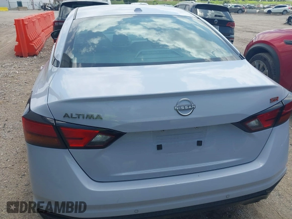 2024 Nissan Altima SR with VIN 1N4BL4CV5RN431650, listed as a IAAI auction lot 42760050 with 24,810 mi miles and . Bid and sale history available at DreamBid. Image 16.