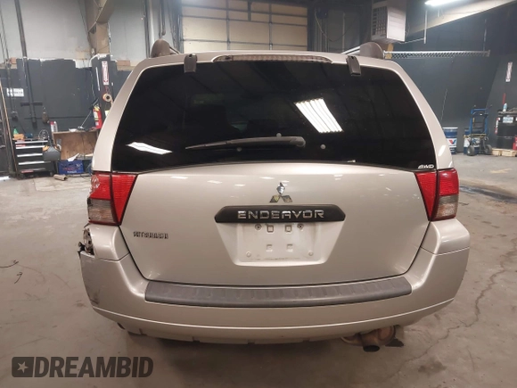 2008 Mitsubishi Endeavor LS z VIN 4A4MN21S48E043584, wystawiony jako IAAI lot #41942783 z przebiegiem 185 338 mil mil oraz . Historia ofert i sprzedaży dostępna na DreamBid. Obrazek 16.