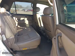 2004 Toyota Sequoia SR5 with VIN 5TDZT34A24S213103, listed as a IAAI auction lot 41675097 with 225,509 mi miles. Bid and sale history available at carsss.com. Image 8.