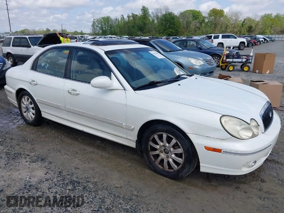 2005 Hyundai Sonata GLS with VIN KMHWF35H95A130784, listed as a IAAI auction lot 41936386 with 220,227 mi miles. Bid and sale history available at carsss.com. Image 1.