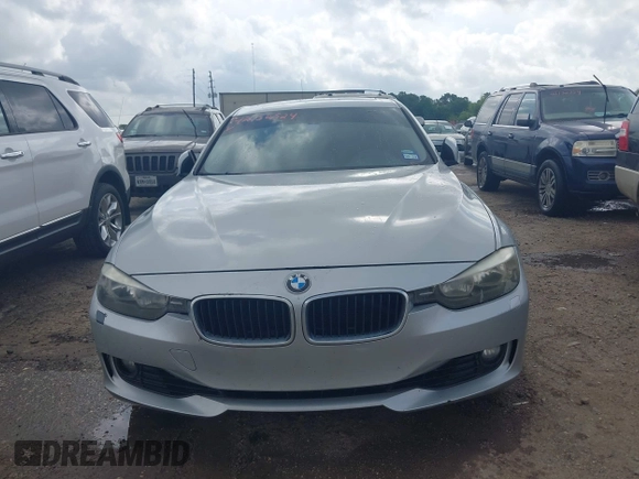 2012 BMW 3 Series 328i z VIN WBA3A5G59CNP15839, wystawiony jako IAAI lot #42132524 z przebiegiem 165 462 mil mil oraz . Historia ofert i sprzedaży dostępna na DreamBid. Obrazek 6.