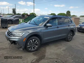 2022 Volkswagen Tiguan S z VIN 3VV1B7AX5NM138710, wystawiony jako Copart lot #55900645 z przebiegiem 16 837 mil mil oraz Szkoda całkowita • Salvage title. Historia ofert i sprzedaży dostępna na DreamBid. Obrazek 1.