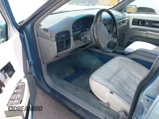 1995 Chevrolet Caprice with VIN 1G1BL52P9SR183249, listed as a IAAI auction lot 42125884 with Not Provided miles and . Bid and sale history available at DreamBid. Image 5.